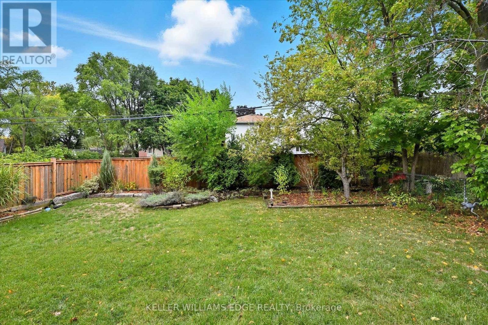 1348 Augustine Drive, Burlington, ON - Outdoor