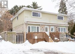 118 CAPREOL COURT Oshawa (Vanier), ON L1J 6E6