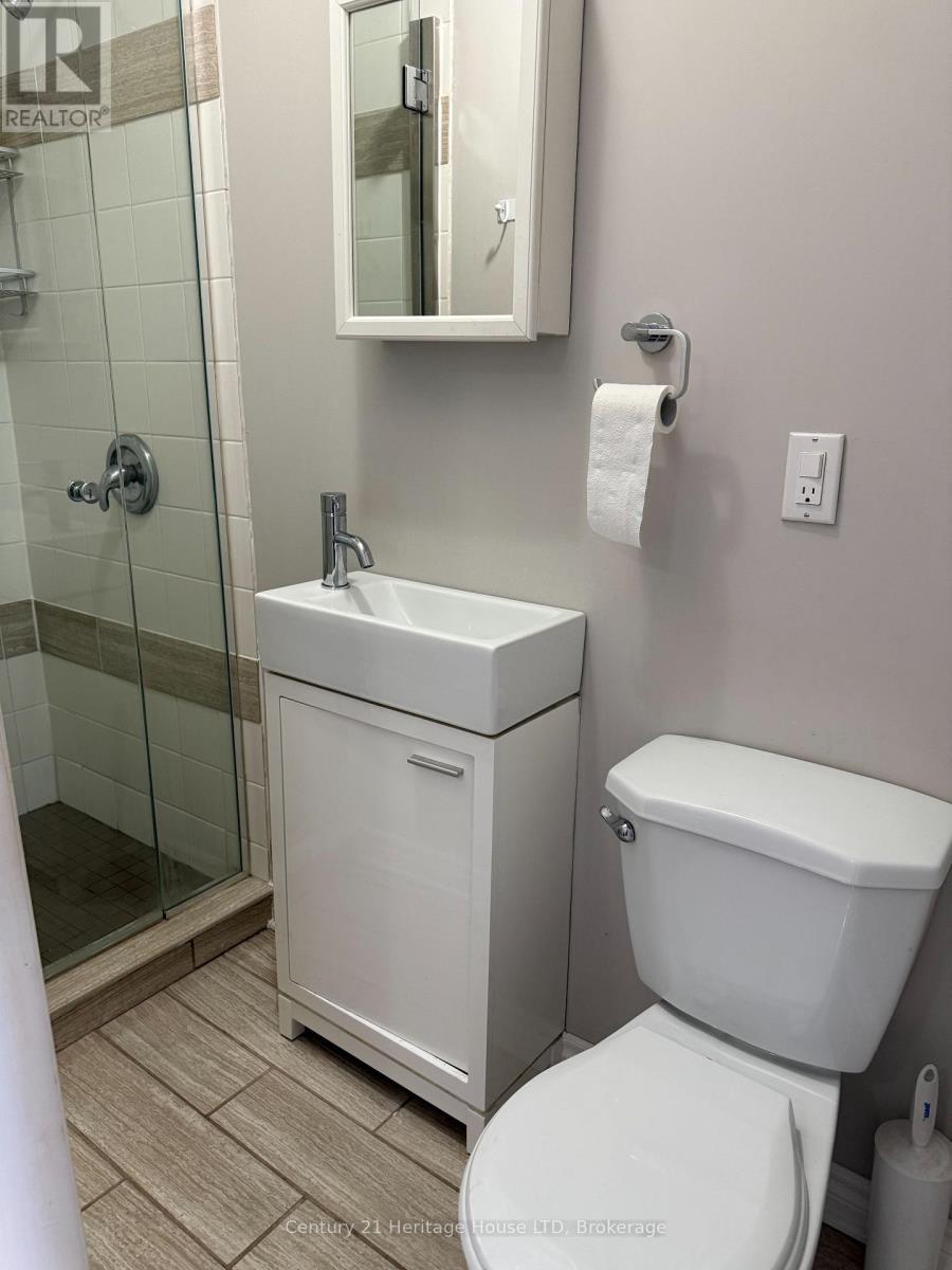 Studio - 154 Ridge Road N, Fort Erie (Ridgeway), ON