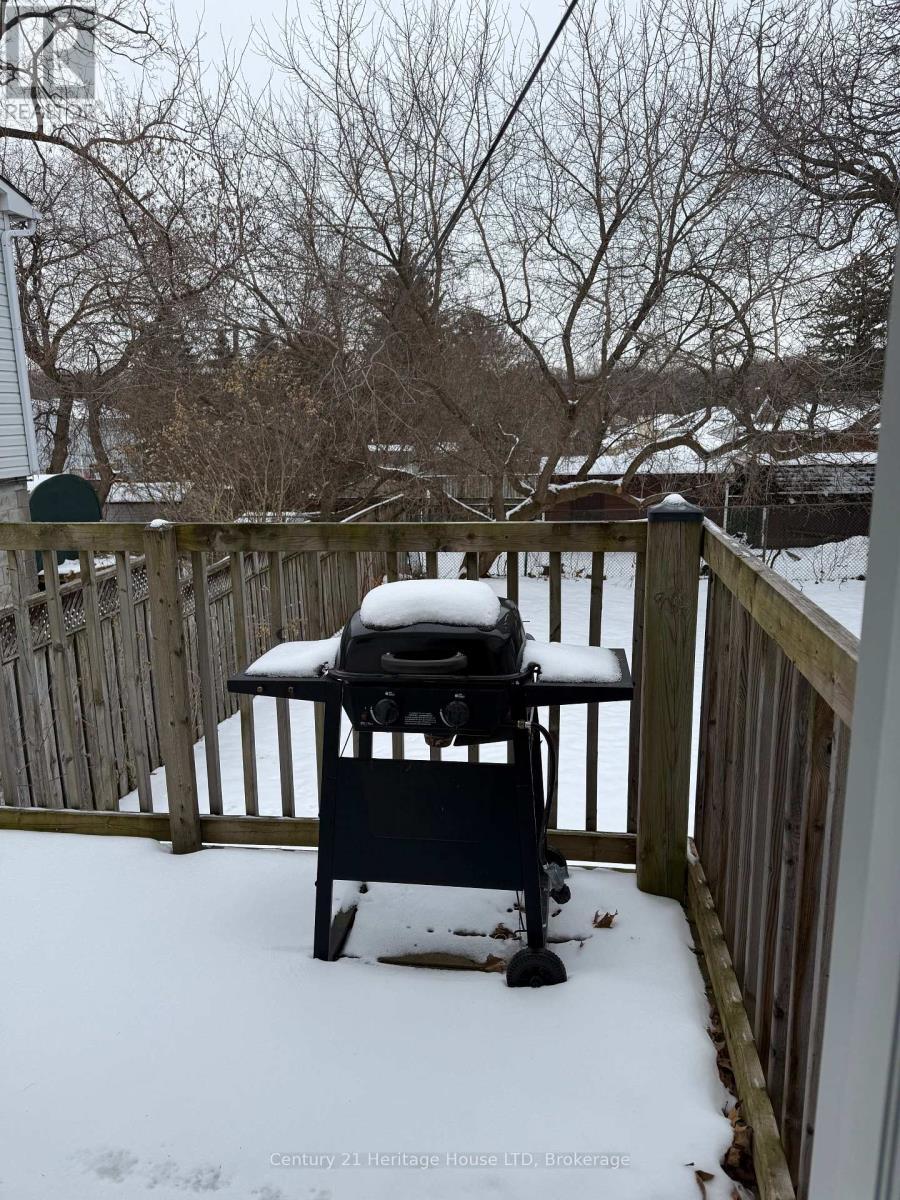 Studio - 154 Ridge Road N, Fort Erie (Ridgeway), ON