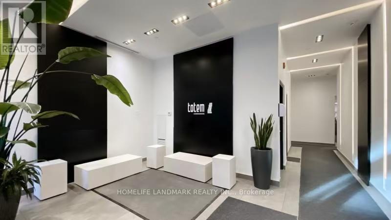 607 - 17 Dundonald Street, Toronto, ON - Indoor Photo Showing Other Room