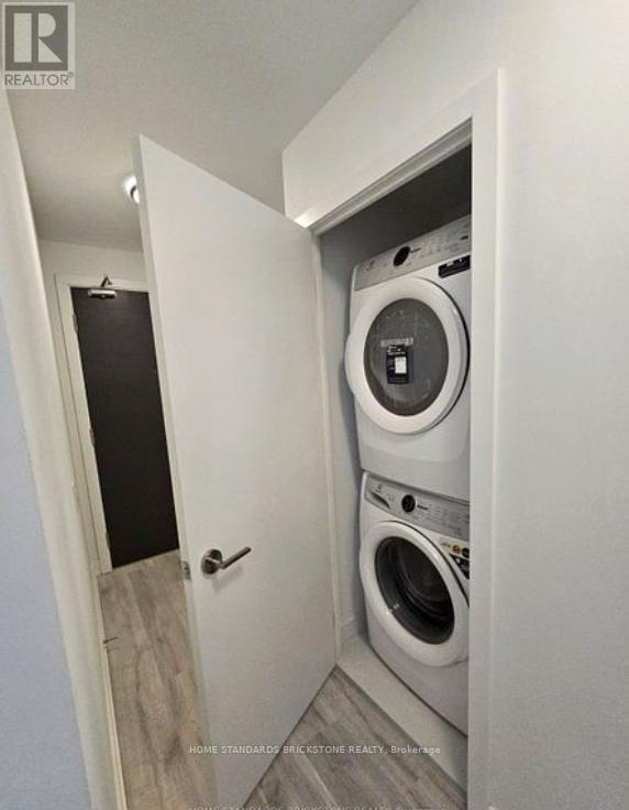 N545 - 7 Golden Lion Heights, Toronto, ON - Indoor Photo Showing Laundry Room