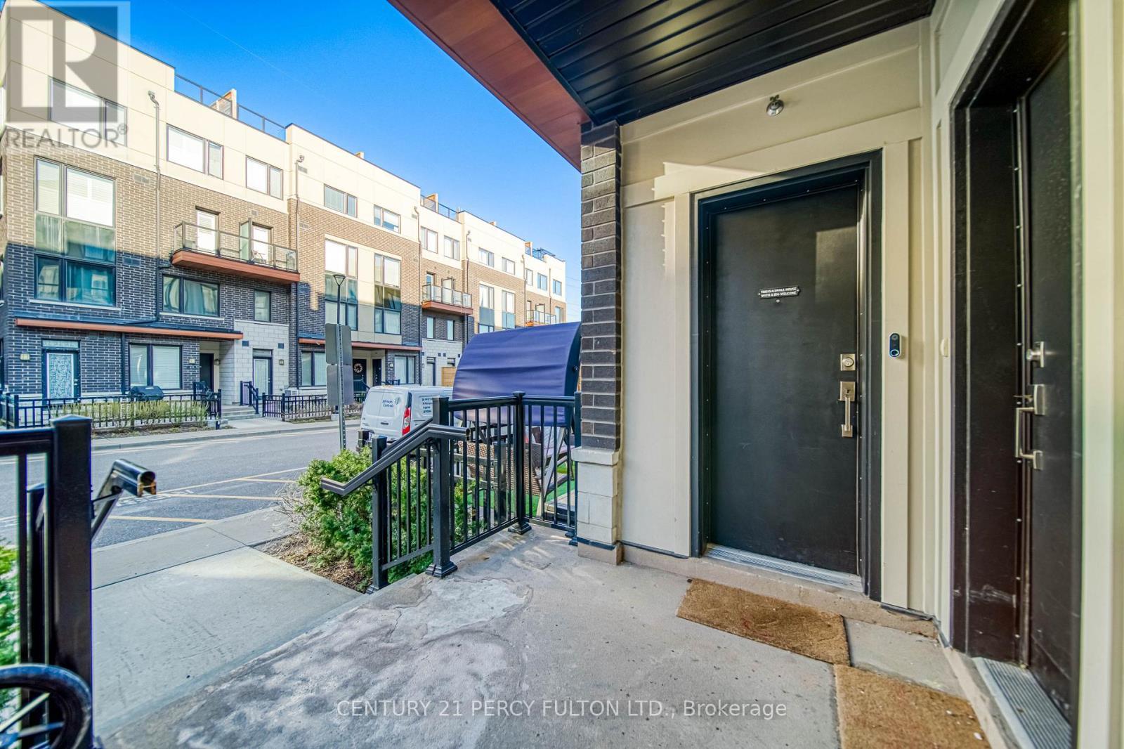 504 - 1555 Kingston Road, Pickering, ON - Outdoor With Exterior