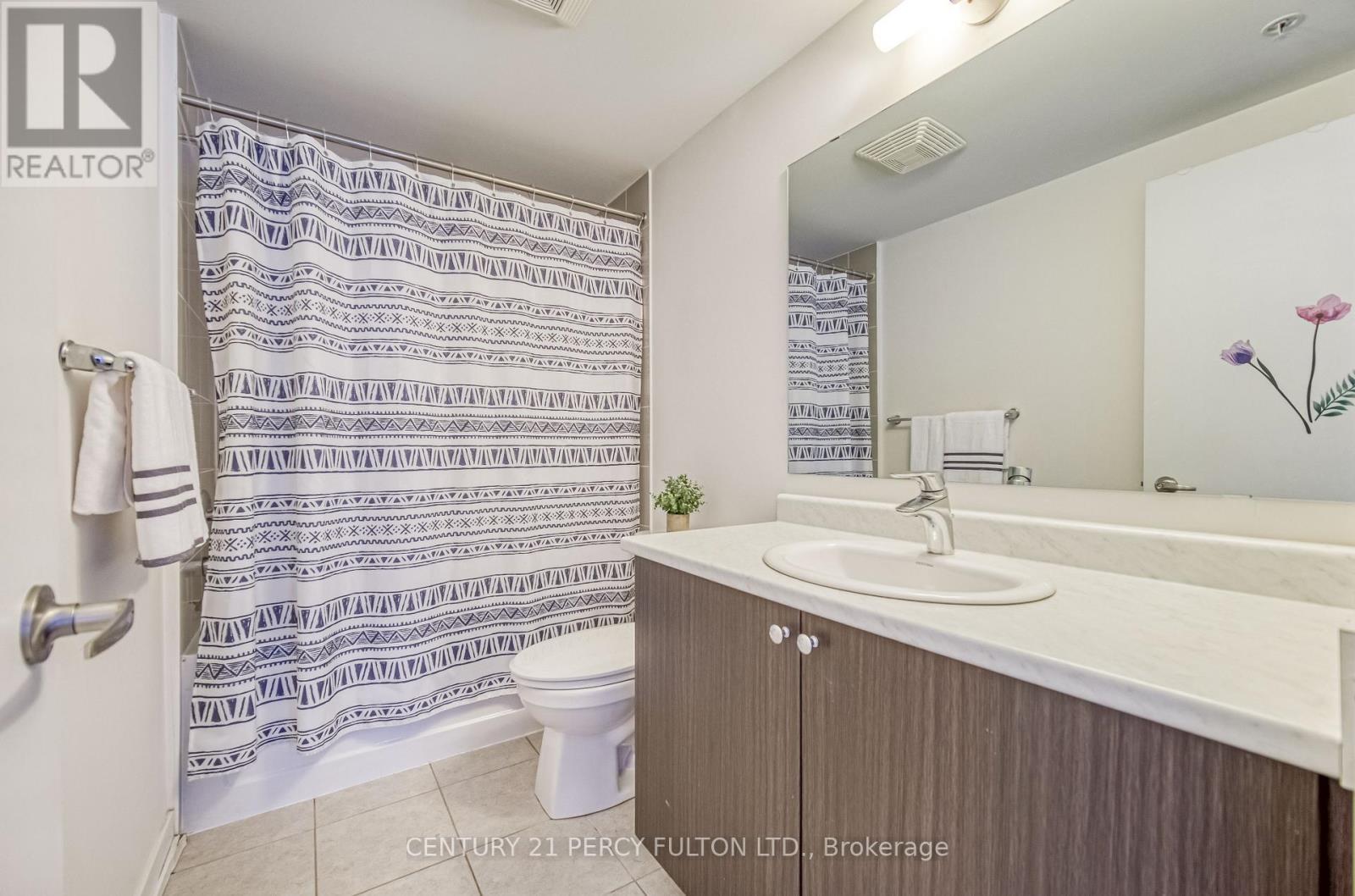 504 - 1555 Kingston Road, Pickering, ON - Indoor Photo Showing Bathroom