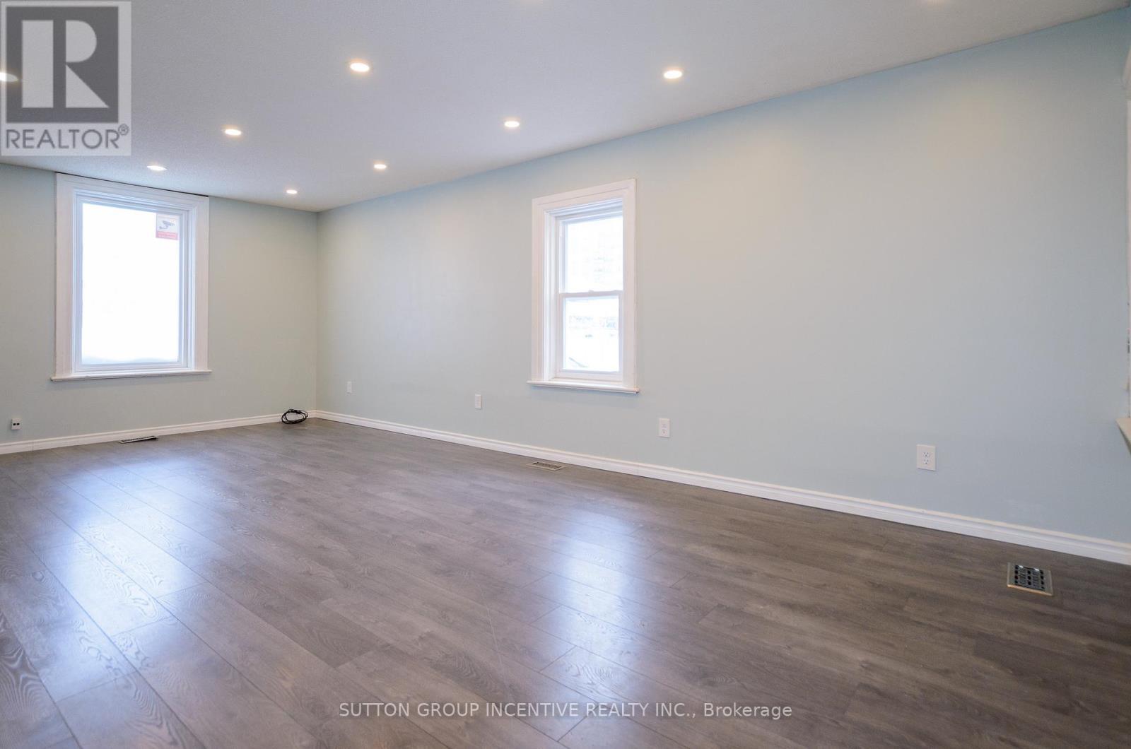 46 Ellen Street, Barrie, ON - Indoor Photo Showing Other Room