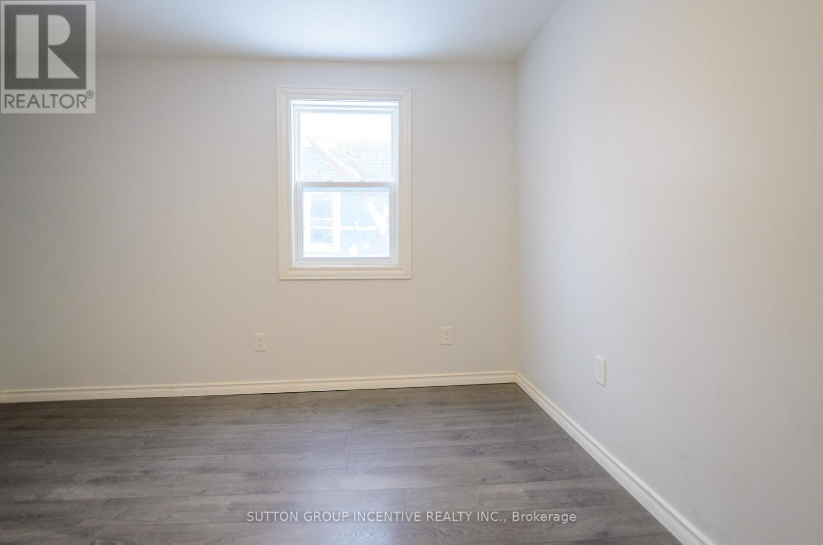 46 Ellen Street, Barrie, ON - Indoor Photo Showing Other Room
