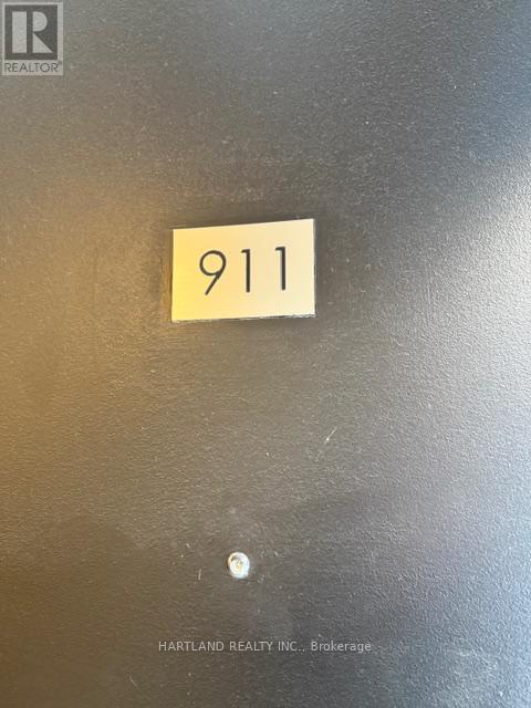 911 - 1695 Dersan Street, Pickering, ON - Outdoor