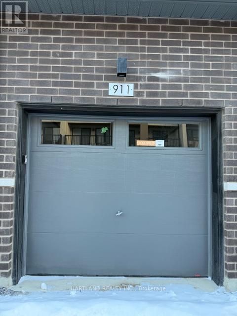 911 - 1695 Dersan Street, Pickering, ON - Outdoor