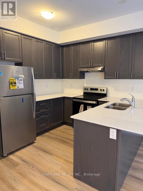 911 - 1695 Dersan Street, Pickering, ON - Indoor Photo Showing Kitchen With Stainless Steel Kitchen With Double Sink