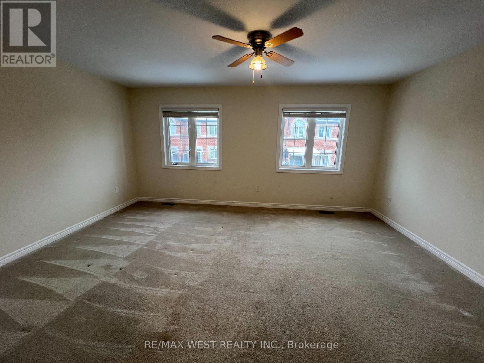 21 Spruce Pine Crescent, Vaughan, ON - Indoor Photo Showing Other Room