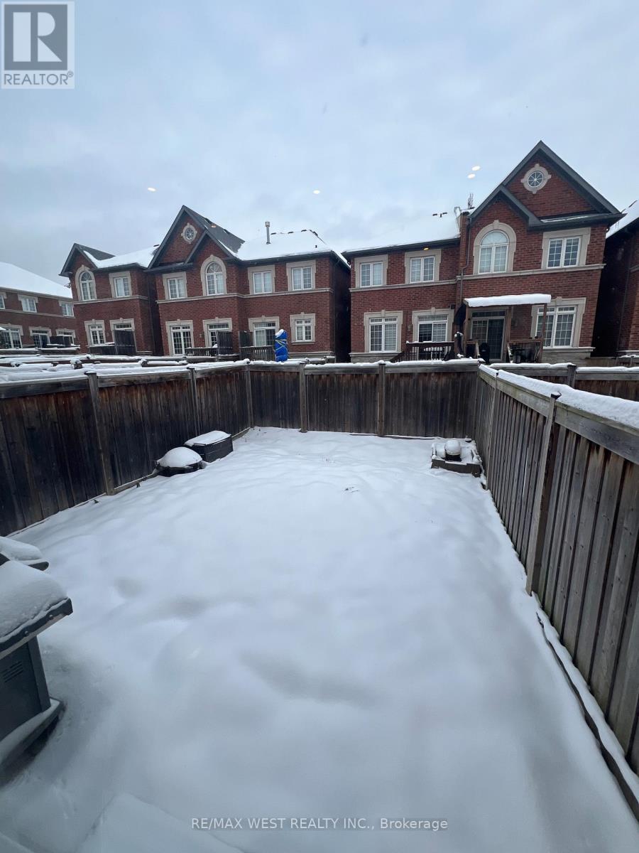 21 Spruce Pine Crescent, Vaughan, ON - Outdoor