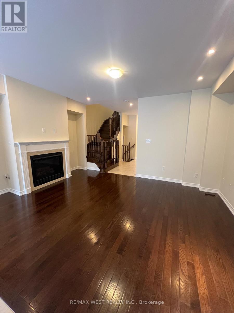 21 Spruce Pine Crescent, Vaughan, ON - Indoor Photo Showing Other Room With Fireplace