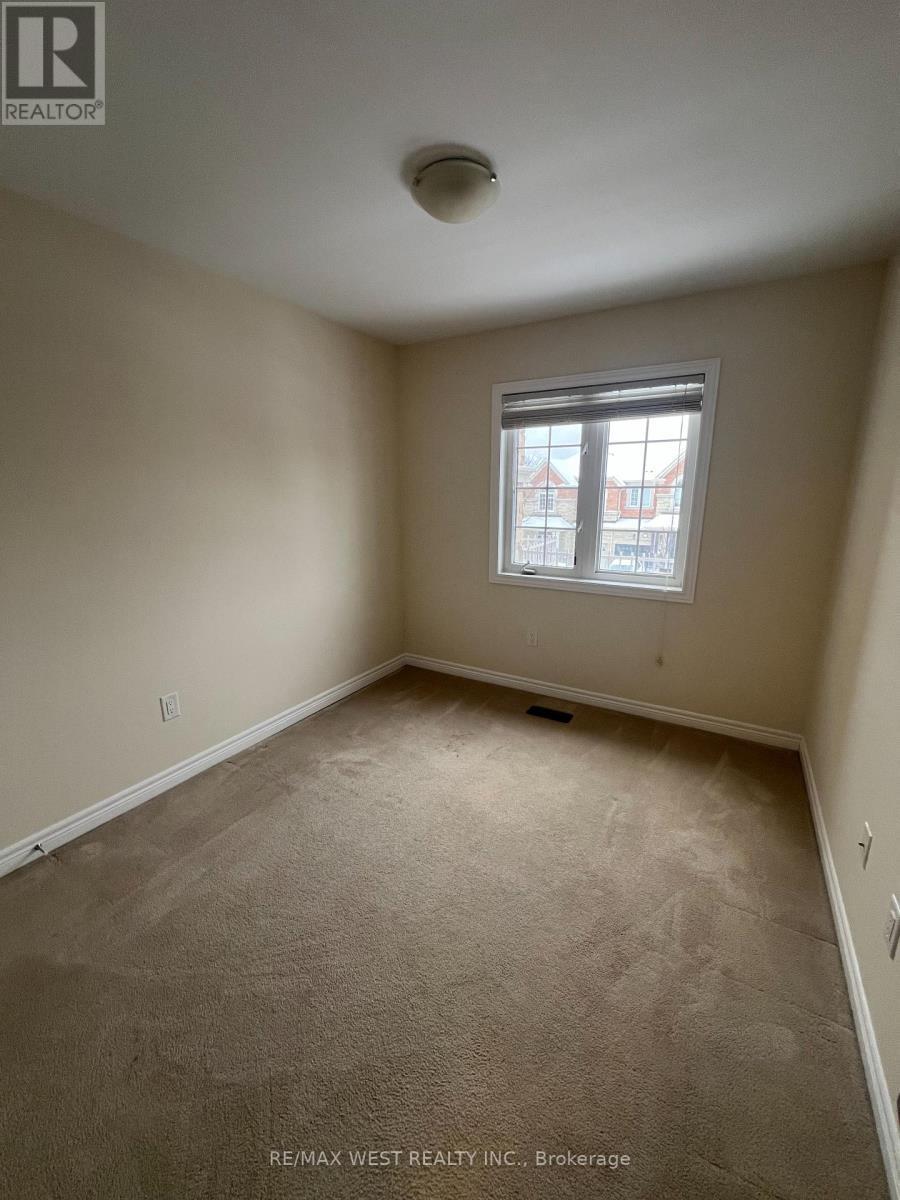 21 Spruce Pine Crescent, Vaughan, ON - Indoor Photo Showing Other Room