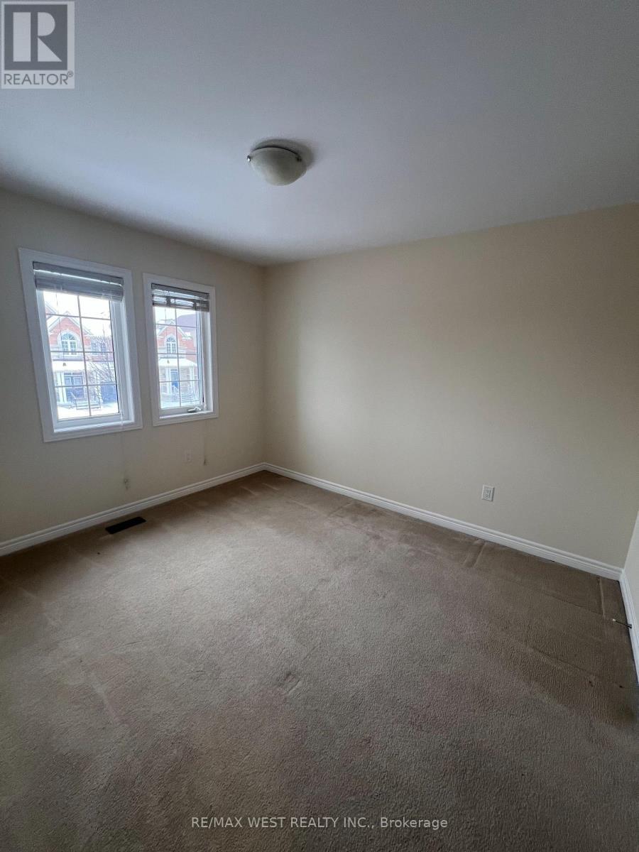 21 Spruce Pine Crescent, Vaughan, ON - Indoor Photo Showing Other Room