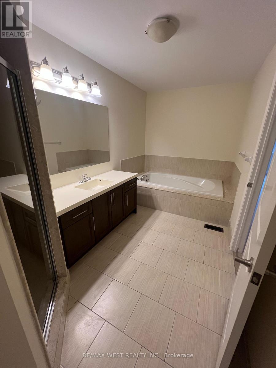 21 Spruce Pine Crescent, Vaughan, ON - Indoor Photo Showing Bathroom