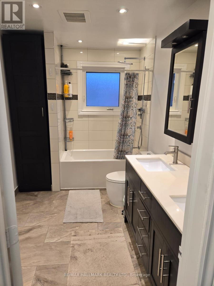 #Main - 148 Derrydown Road S, Toronto, ON - Indoor Photo Showing Bathroom