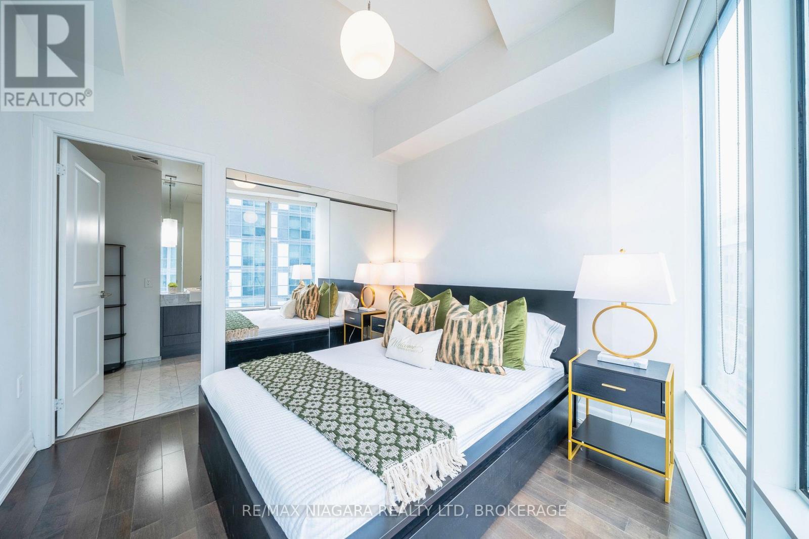 2802 - 8 The Esplanade Street, Toronto (Waterfront Communities), ON