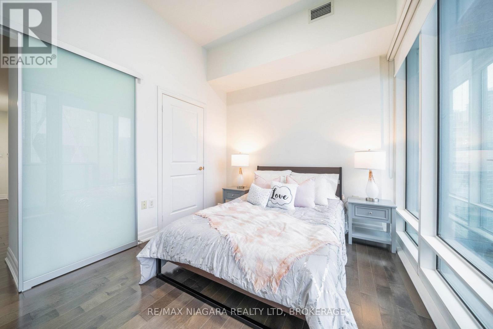 2802 - 8 The Esplanade Street, Toronto (Waterfront Communities), ON