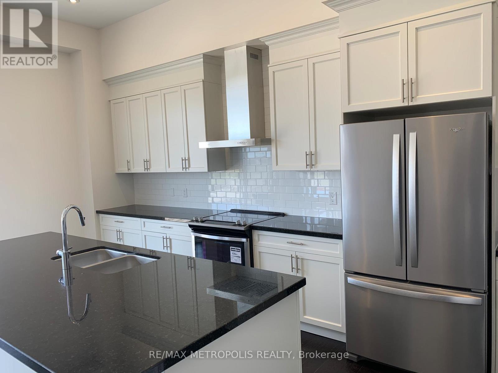 38 Hayeraft Street, Whitby, ON - Indoor Photo Showing Kitchen With Stainless Steel Kitchen With Double Sink With Upgraded Kitchen
