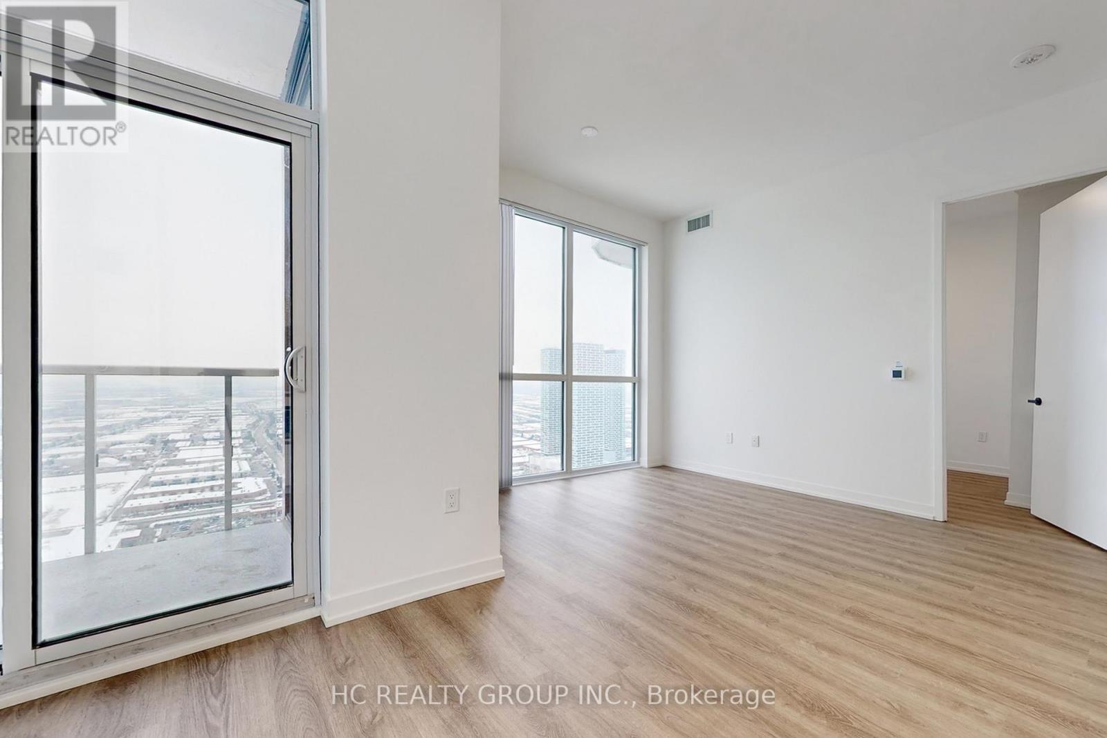 4902 - 8 Interchange Way, Vaughan, ON - Indoor Photo Showing Other Room
