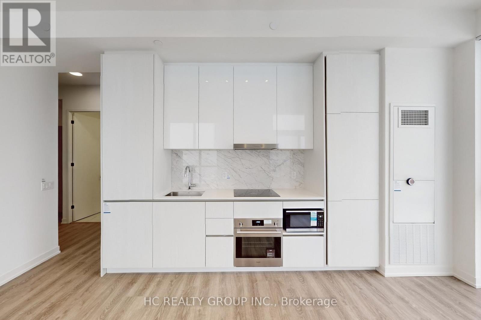 4902 - 8 Interchange Way, Vaughan, ON - Indoor Photo Showing Other Room