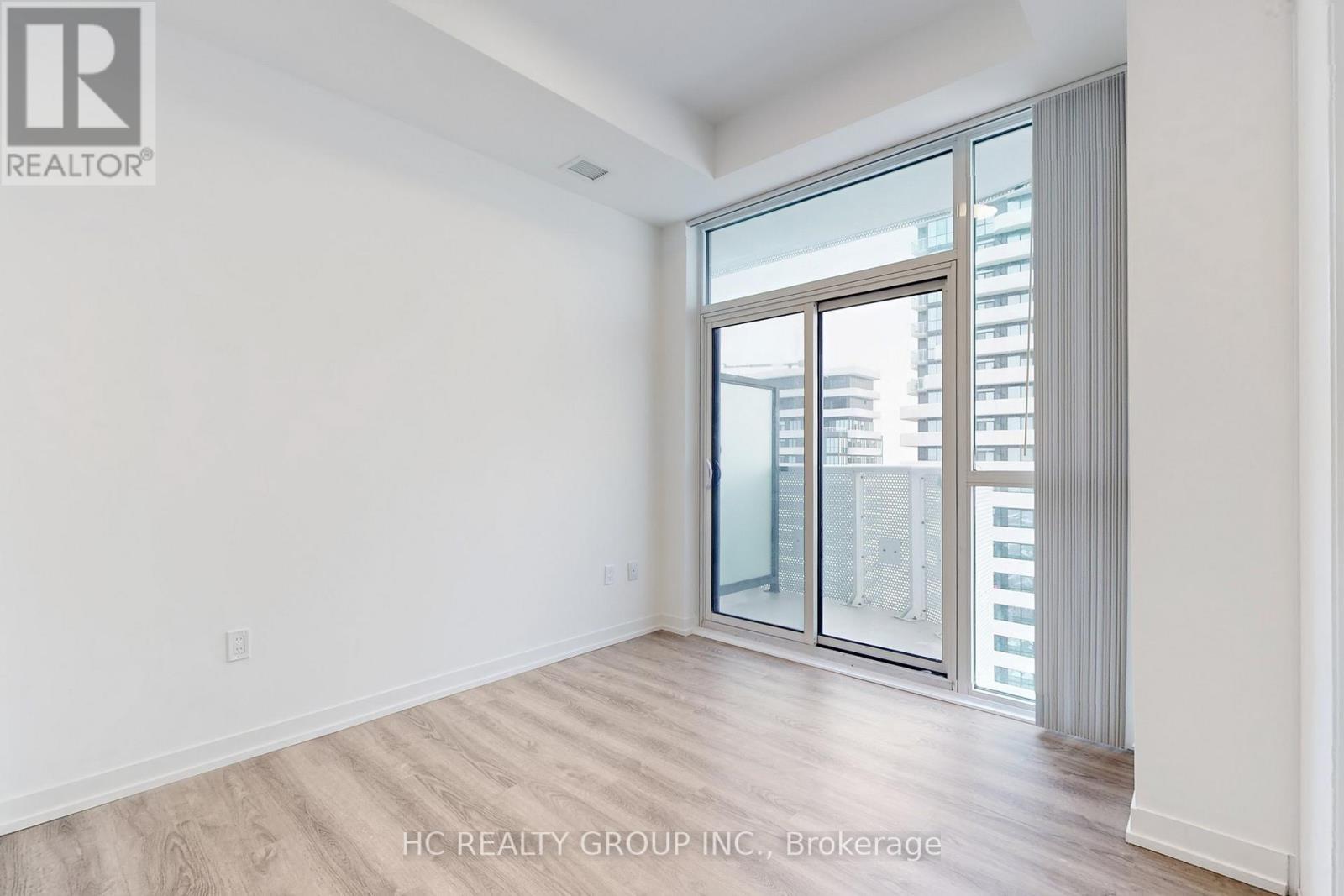 4902 - 8 Interchange Way, Vaughan, ON - Indoor Photo Showing Other Room