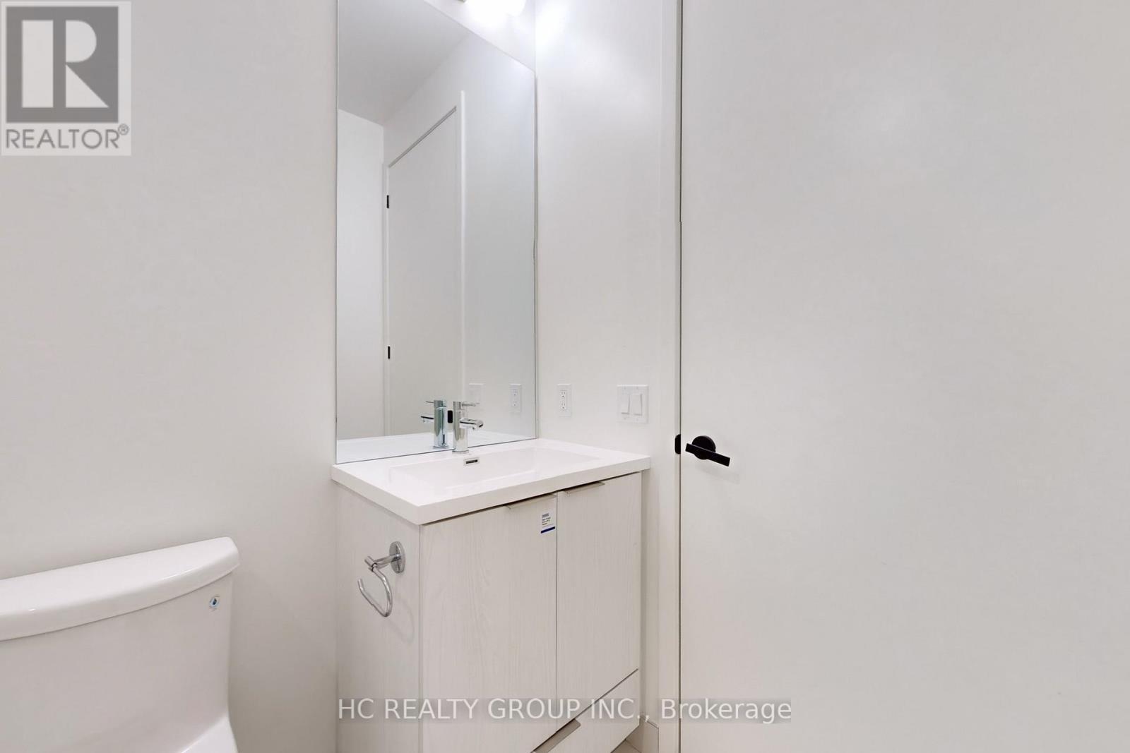4902 - 8 Interchange Way, Vaughan, ON - Indoor Photo Showing Bathroom