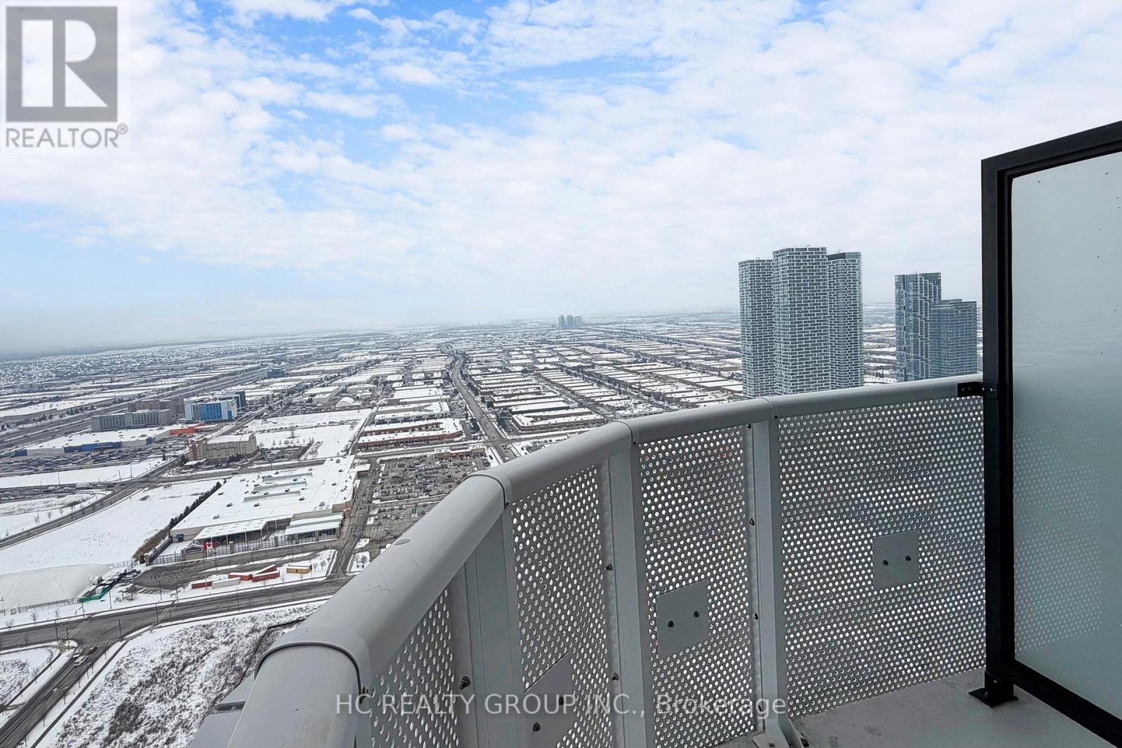 4902 - 8 Interchange Way, Vaughan, ON - Outdoor