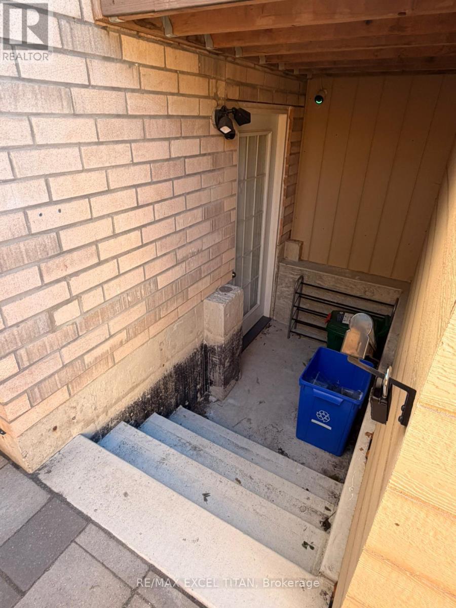 460 Mactier Drive, Vaughan, ON - With Exterior