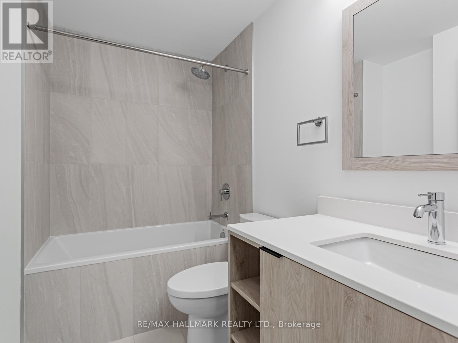 723 - 1007 The Queensway, Toronto, ON - Indoor Photo Showing Bathroom