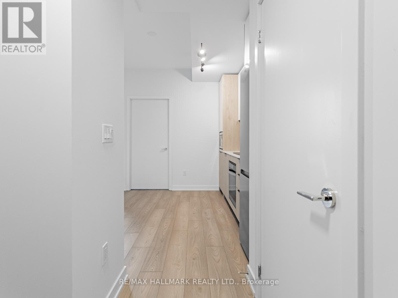 723 - 1007 The Queensway, Toronto, ON - Indoor