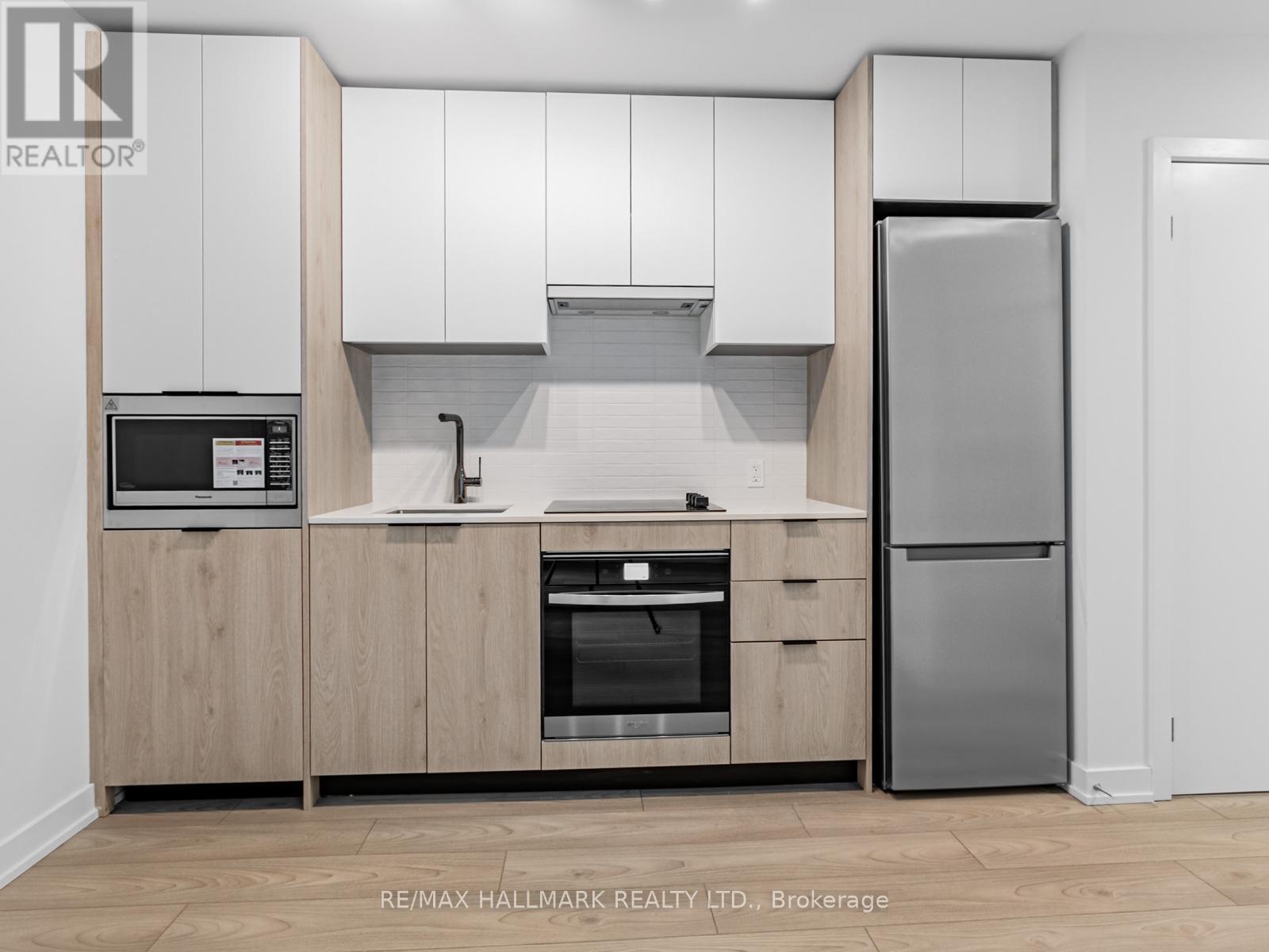 723 - 1007 The Queensway, Toronto, ON - Indoor Photo Showing Kitchen