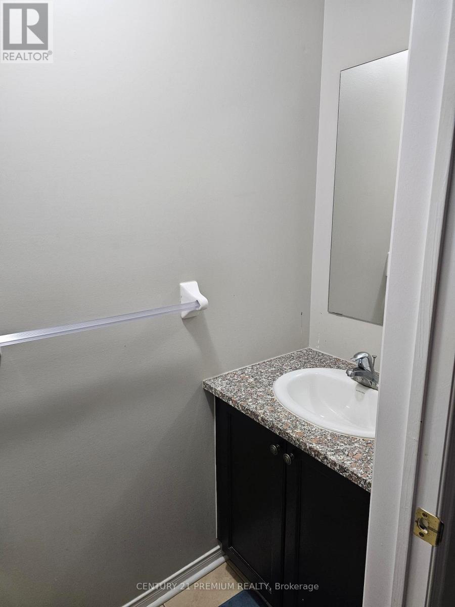 Main - 48 Gulfbrook Circle, Brampton, ON - Indoor Photo Showing Bathroom
