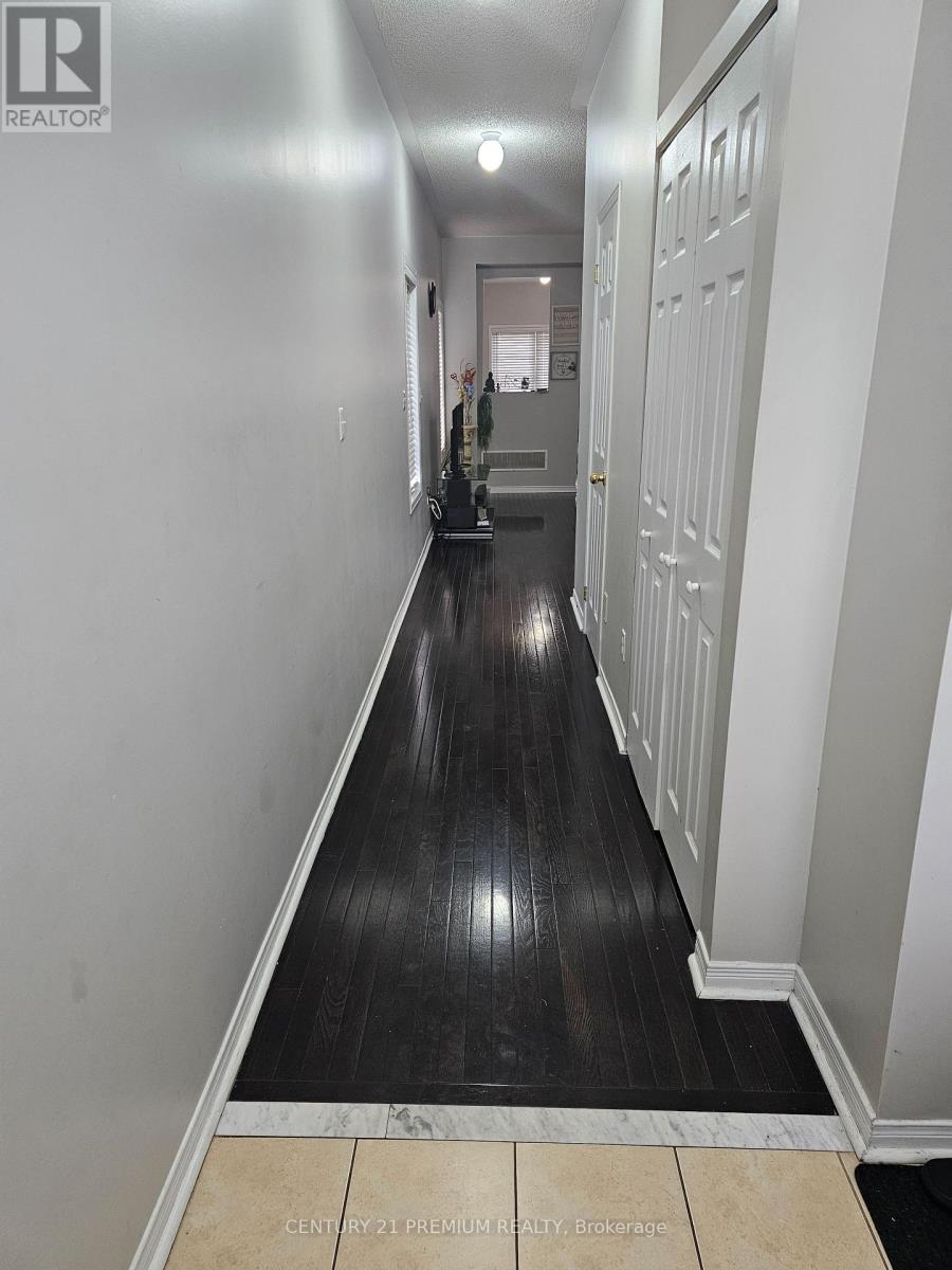 Main - 48 Gulfbrook Circle, Brampton, ON - Indoor Photo Showing Other Room