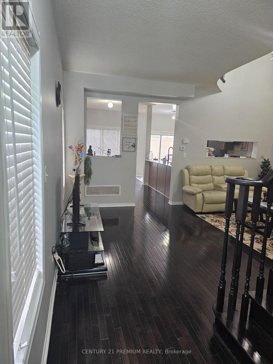 Main - 48 Gulfbrook Circle, Brampton, ON - Indoor