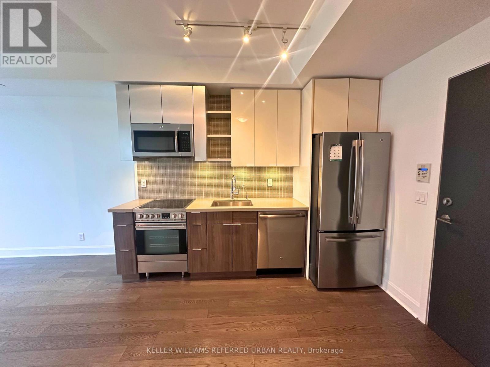 1205 - 33 Shore Breeze Drive, Toronto, ON - Indoor Photo Showing Kitchen With Stainless Steel Kitchen