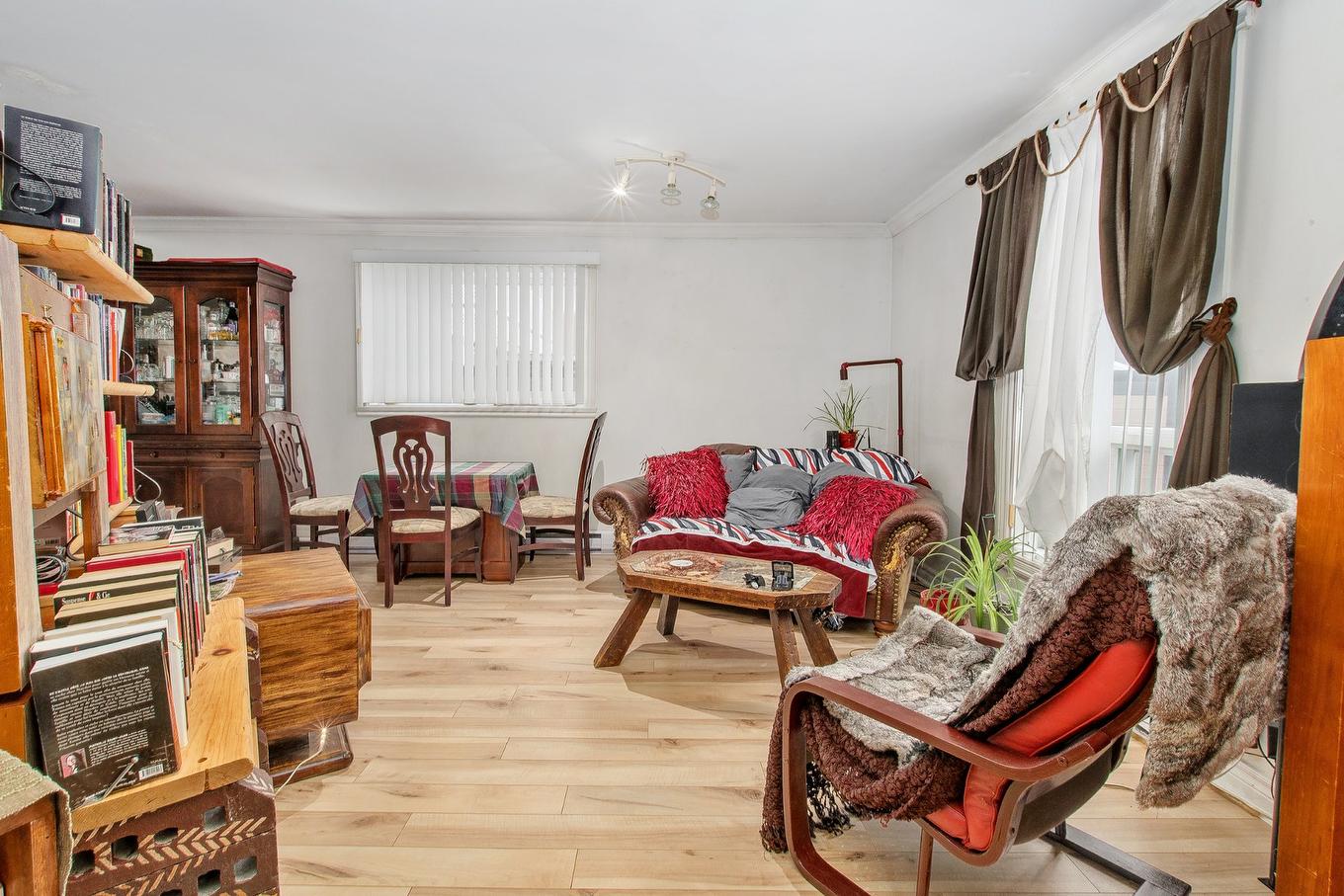 Living room - 127 - 129 Rue Turgeon, Sainte-Thérèse, QC - Indoor