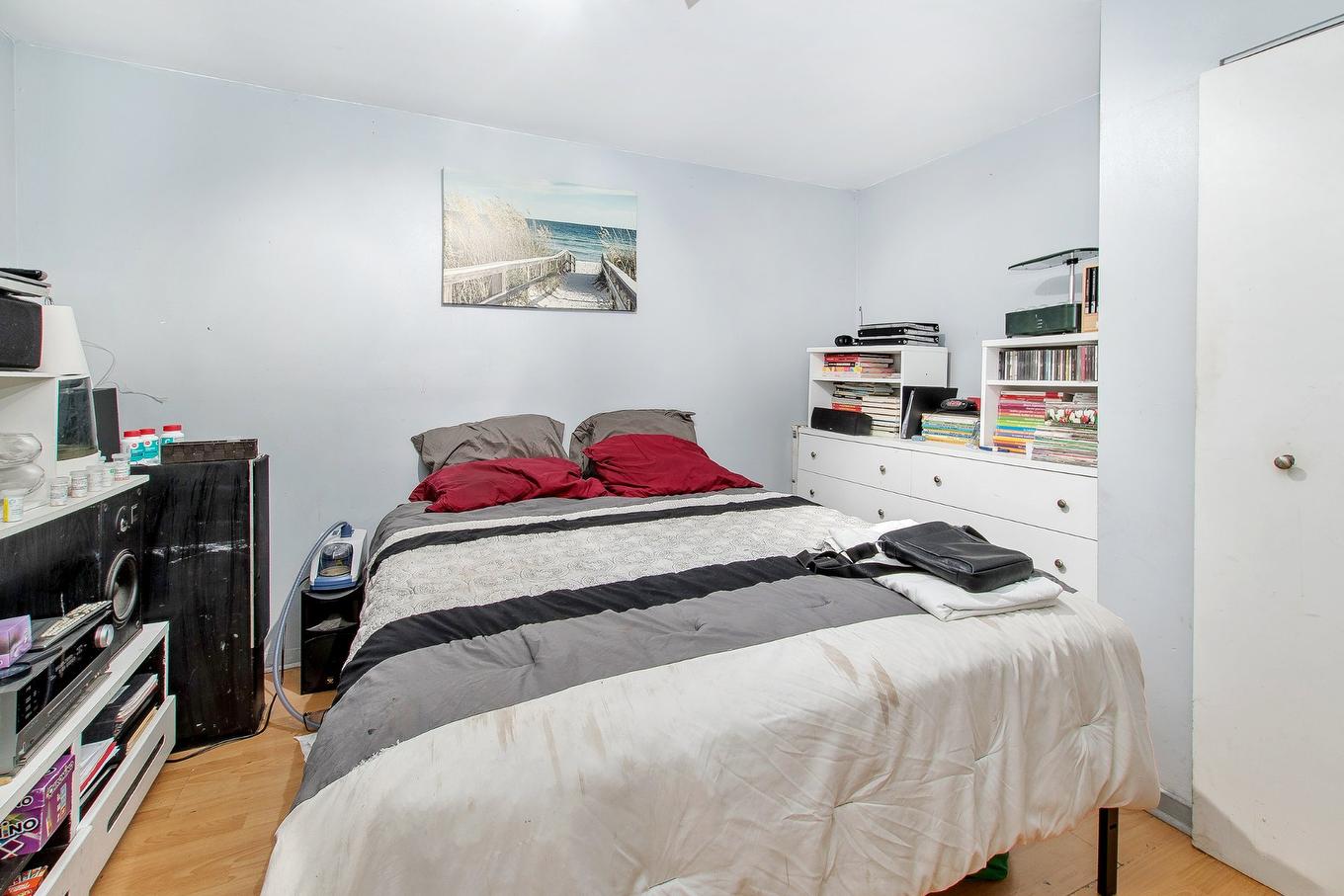 Primary bedroom - 127 - 129 Rue Turgeon, Sainte-Thérèse, QC - Indoor Photo Showing Bedroom