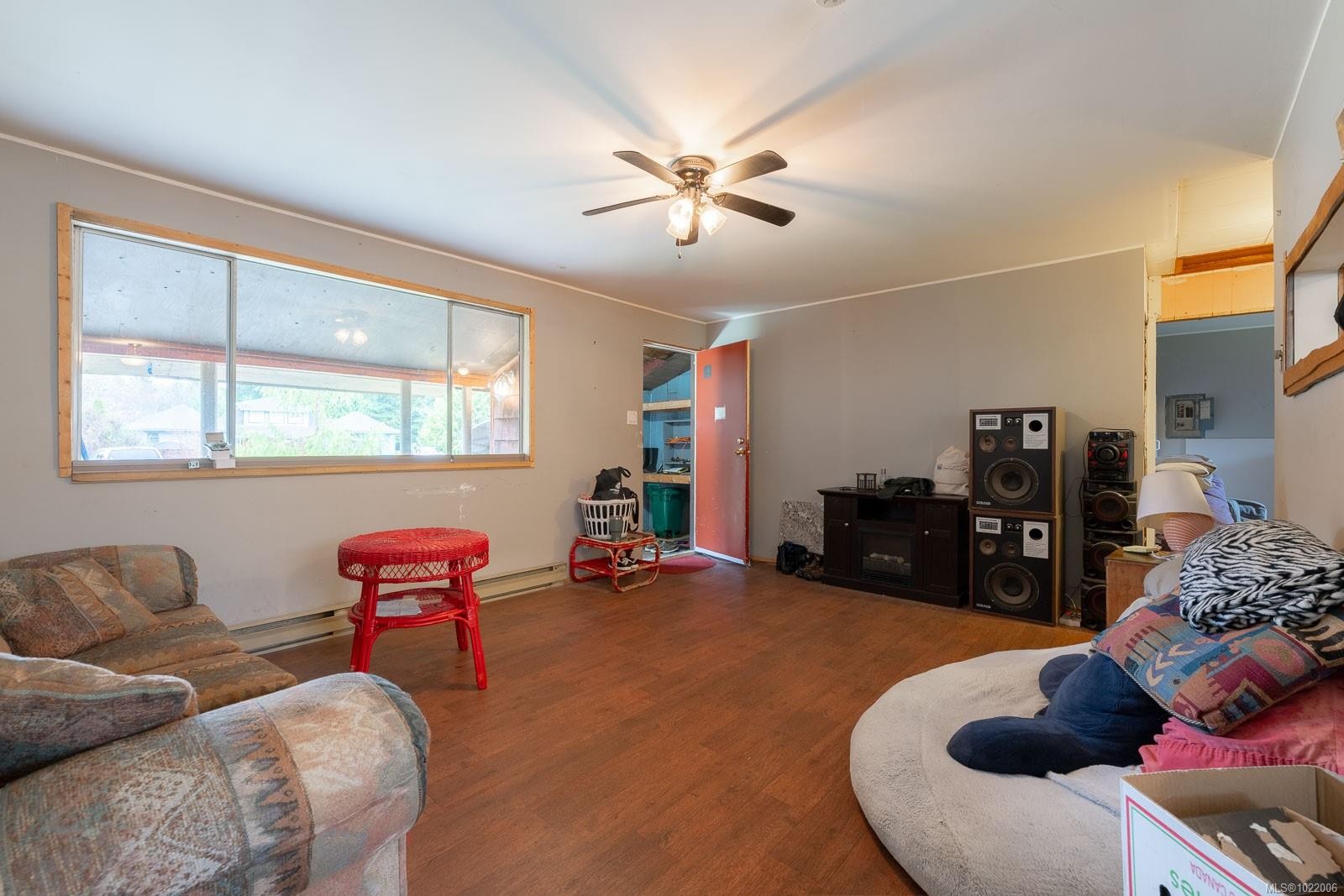 230 Clutus Rd, Bamfield, BC