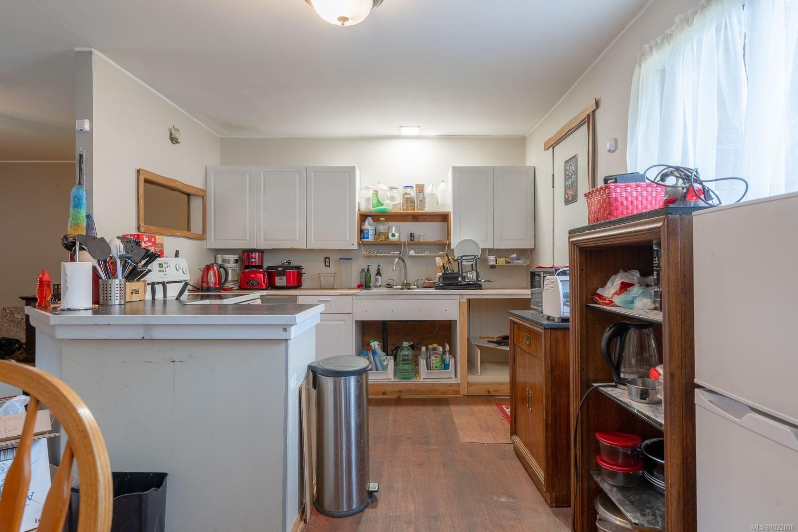 230 Clutus Rd, Bamfield, BC