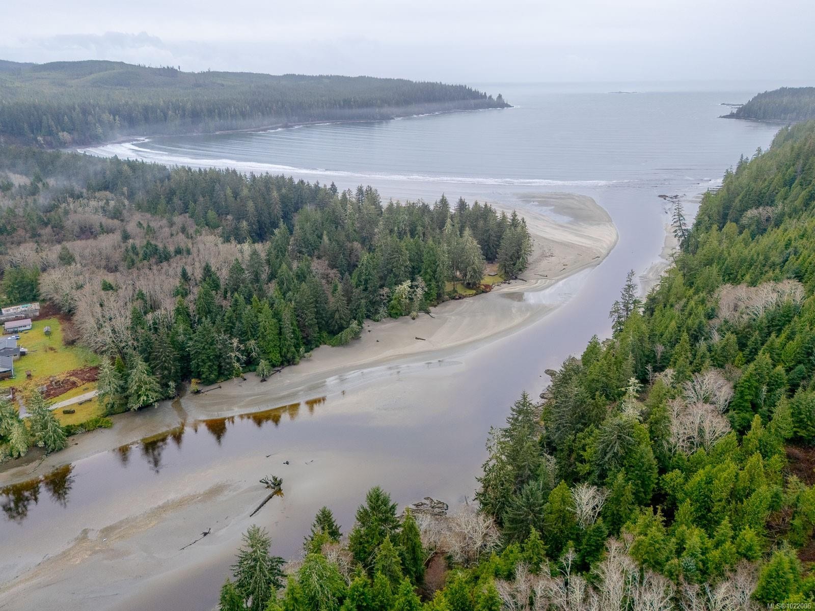 230 Clutus Rd, Bamfield, BC