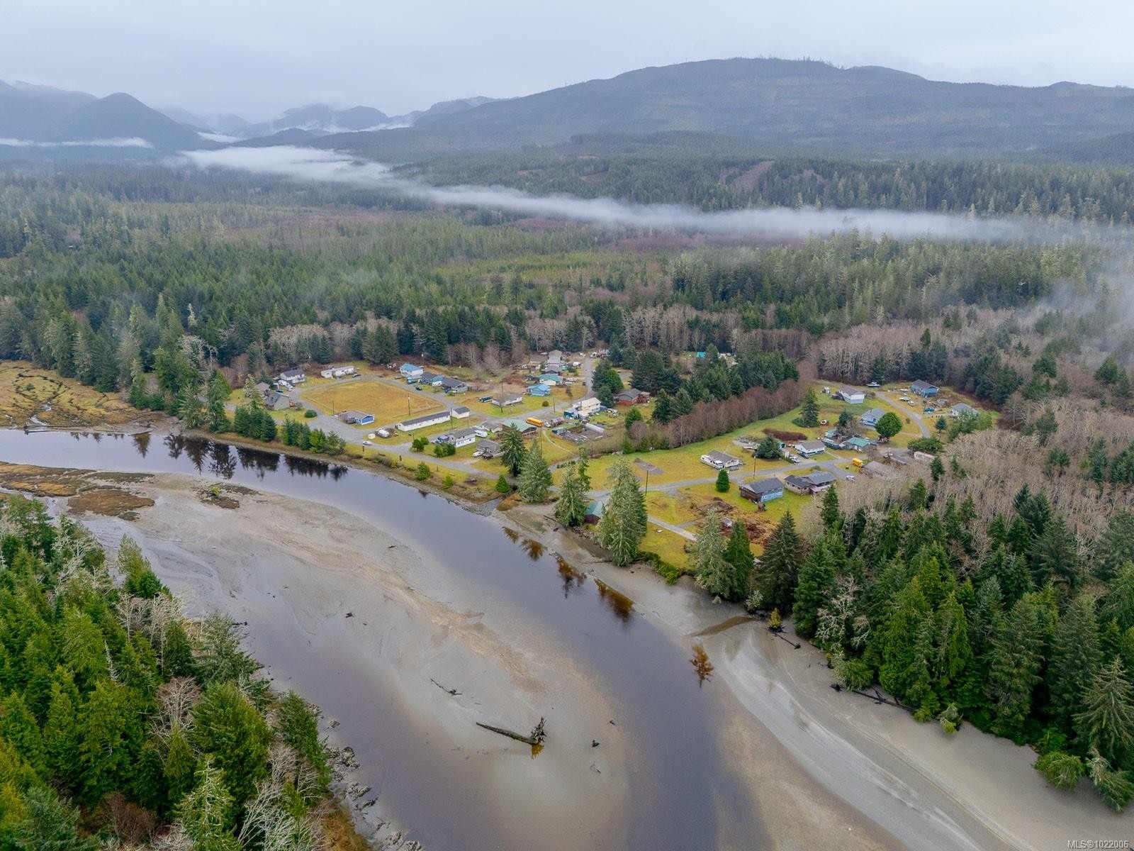 230 Clutus Rd, Bamfield, BC