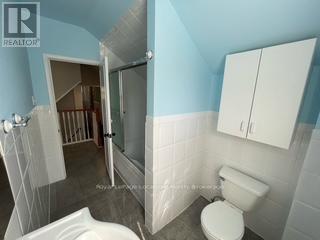 221 Main Street, Clearview (Stayner), ON - Indoor Photo Showing Bathroom