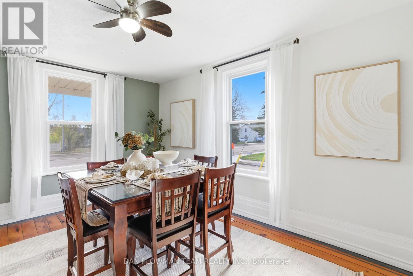 11 King Street W, Kawartha Lakes, ON - Indoor Photo Showing Dining Room