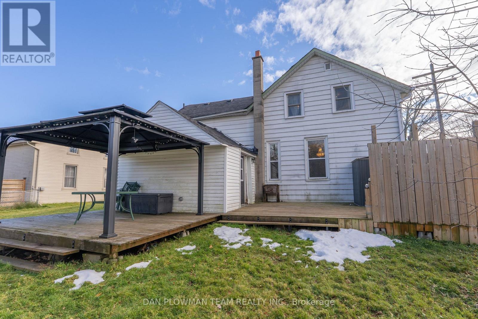 11 King Street W, Kawartha Lakes, ON - Outdoor With Deck Patio Veranda