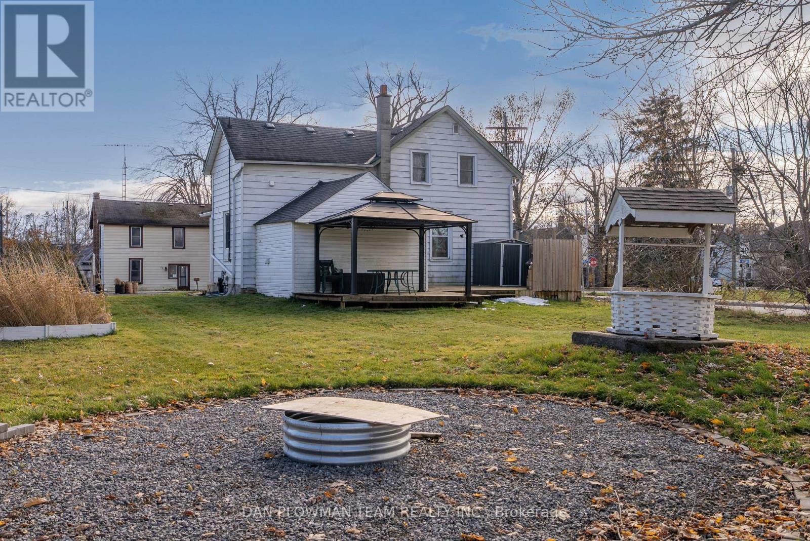 11 King Street W, Kawartha Lakes, ON - Outdoor With Deck Patio Veranda