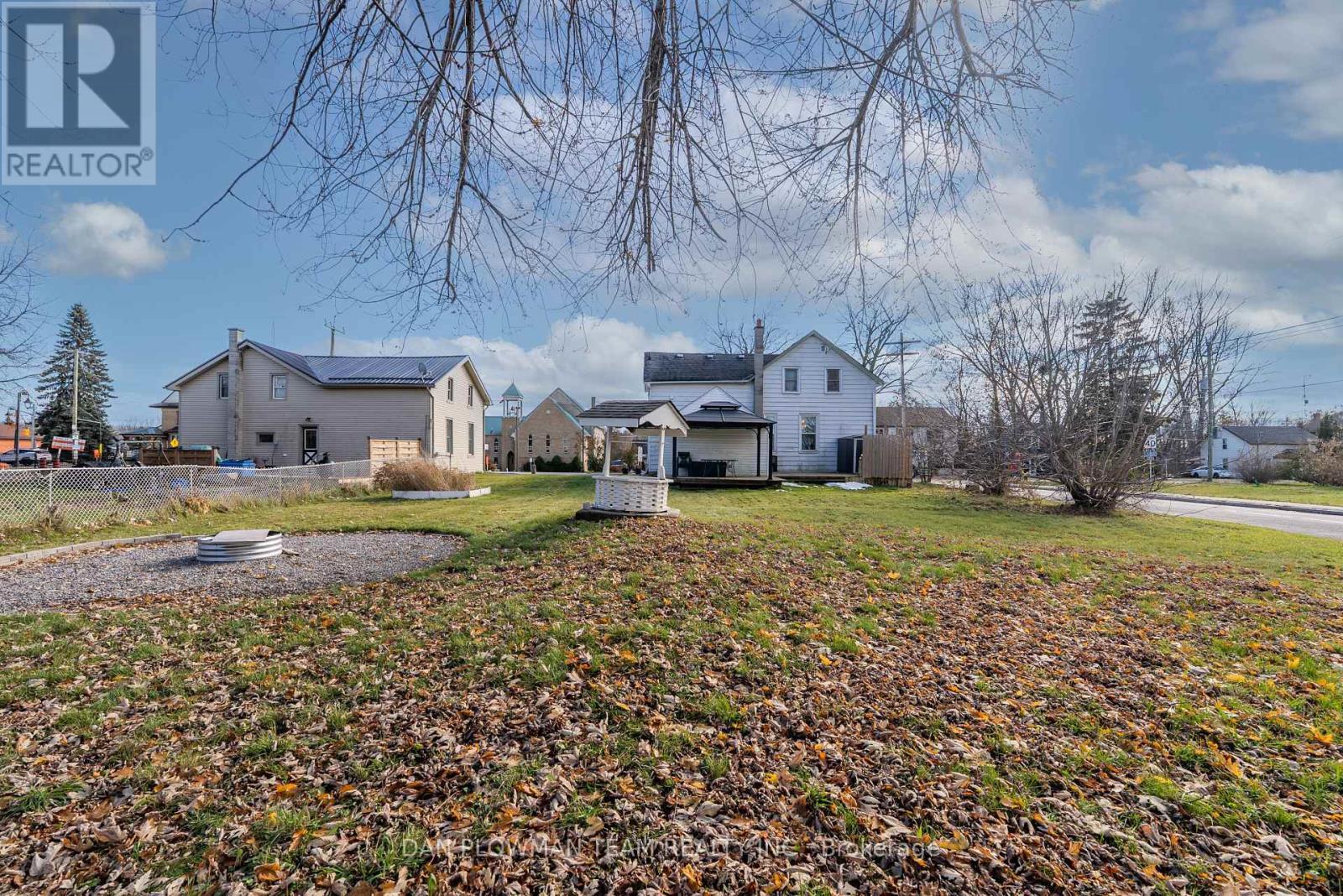 11 King Street W, Kawartha Lakes, ON - Outdoor