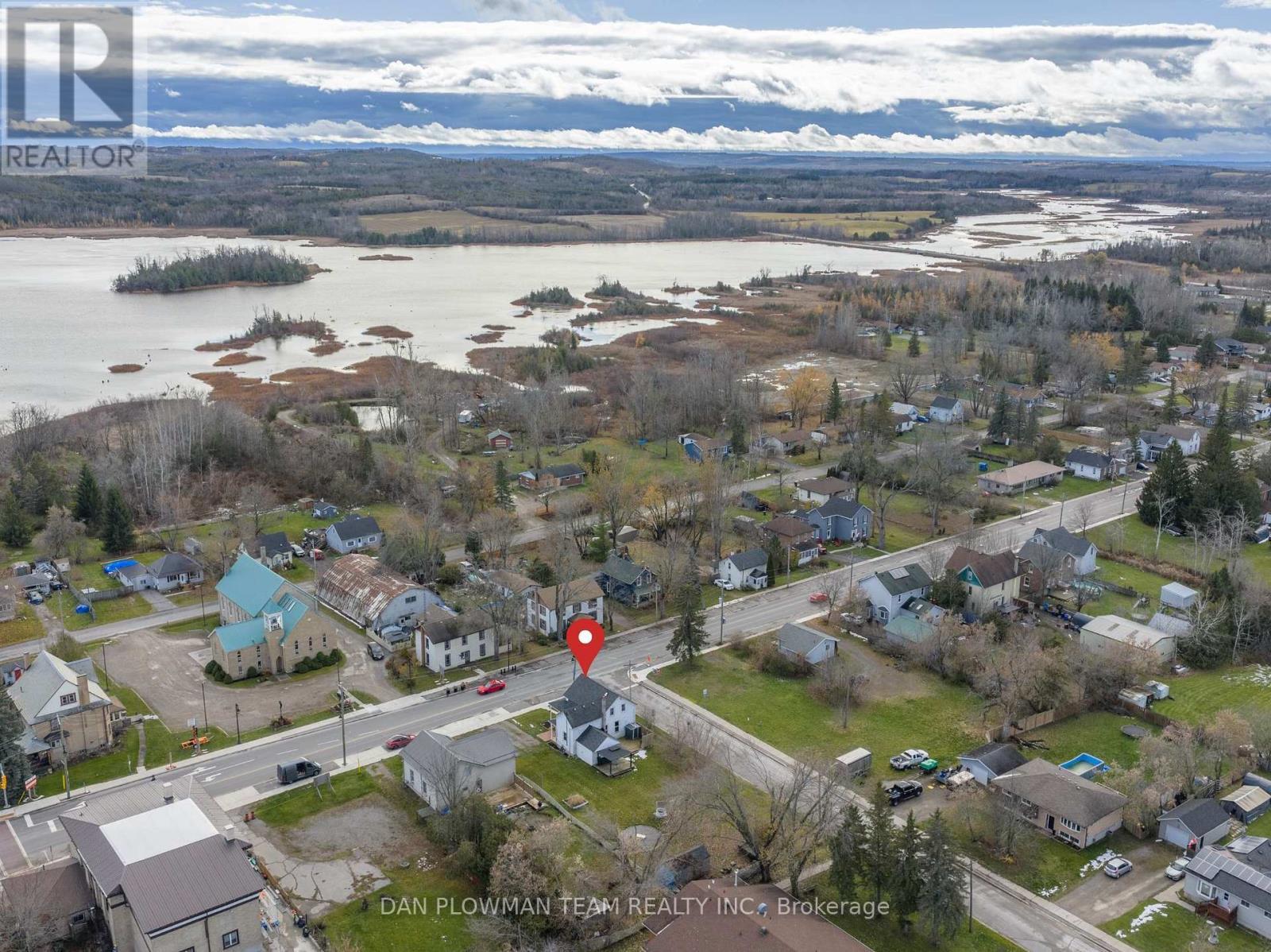 11 King Street W, Kawartha Lakes, ON - Outdoor With Body Of Water With View