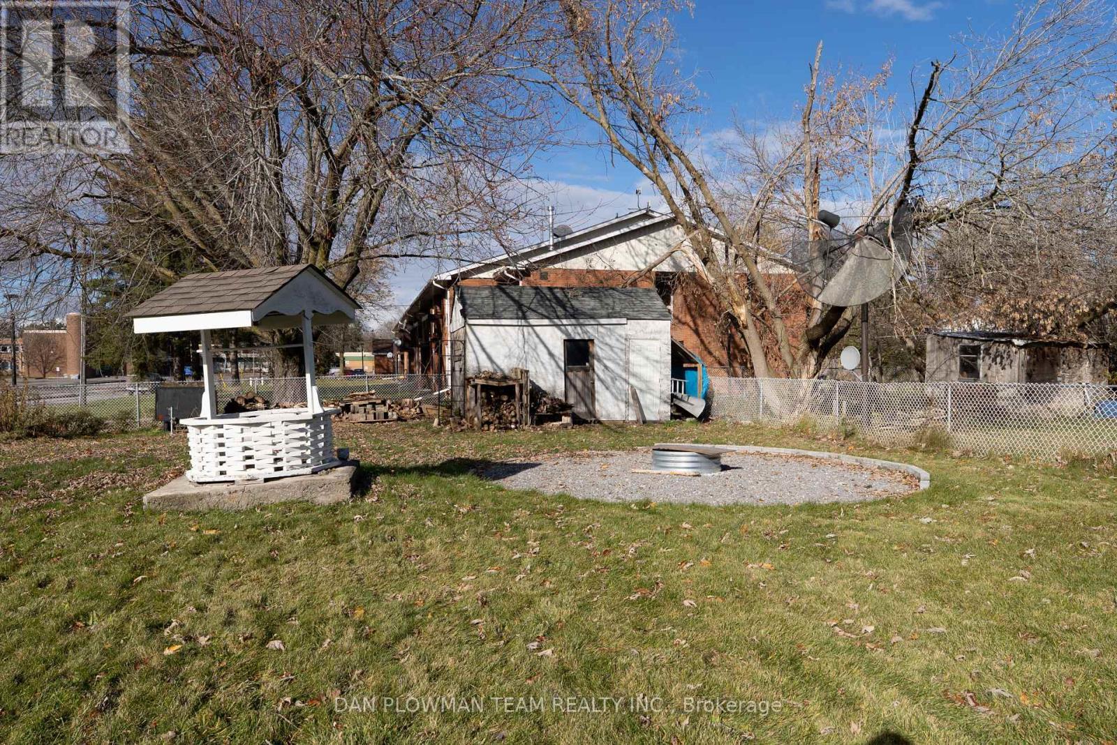 11 King Street W, Kawartha Lakes, ON - Outdoor