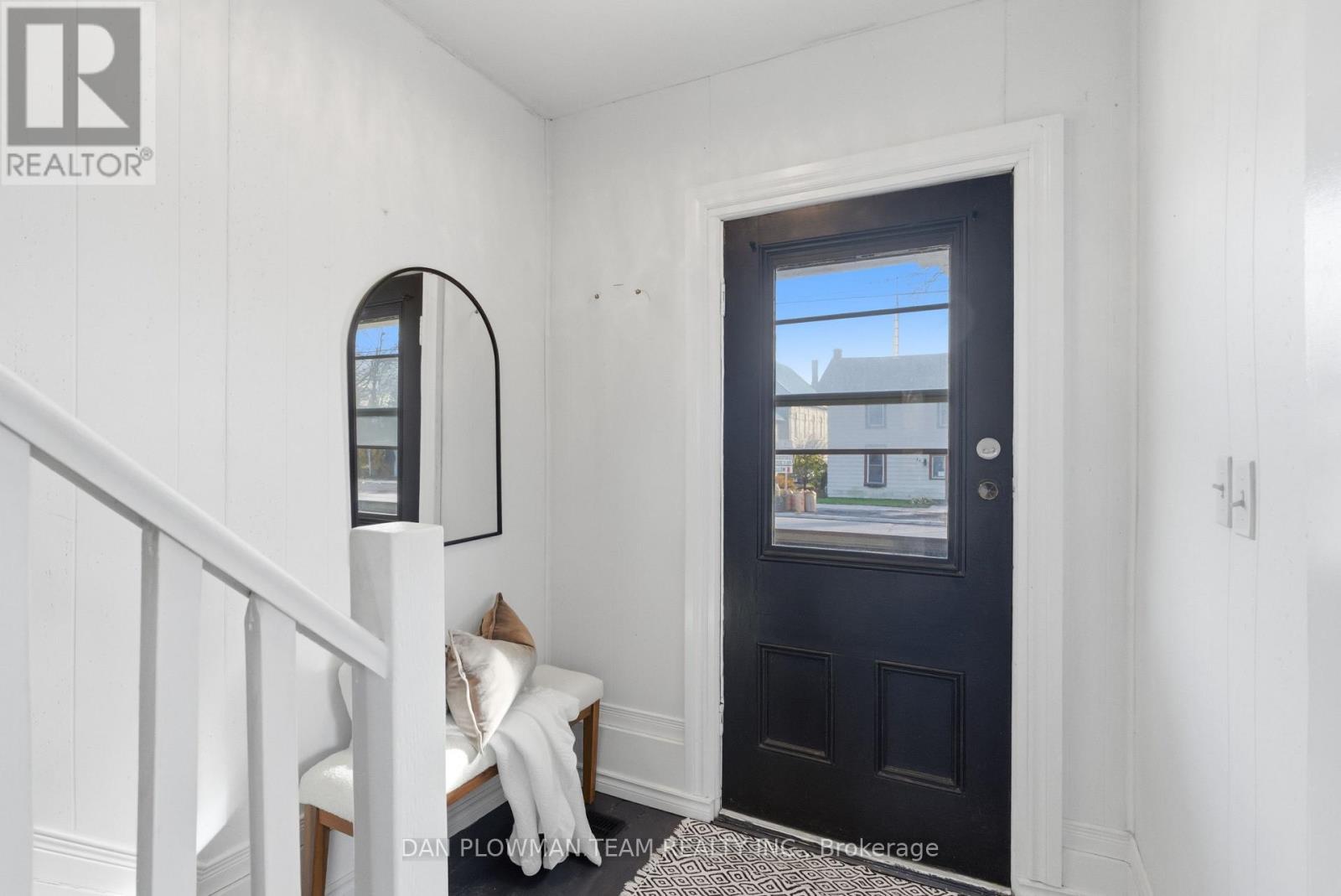 11 King Street W, Kawartha Lakes, ON - Indoor Photo Showing Other Room